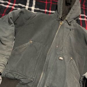 Men’s jacket shows sign of wear plenty of life left in jacket